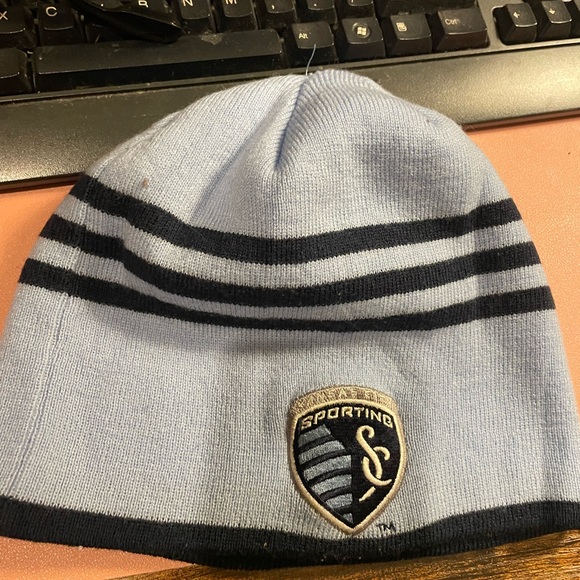 Unisex sporting KC beanie, blue hat-one size - Picture 1 of 4